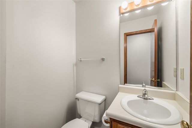 1067 Bradford Place, West Des Moines, IA 50266