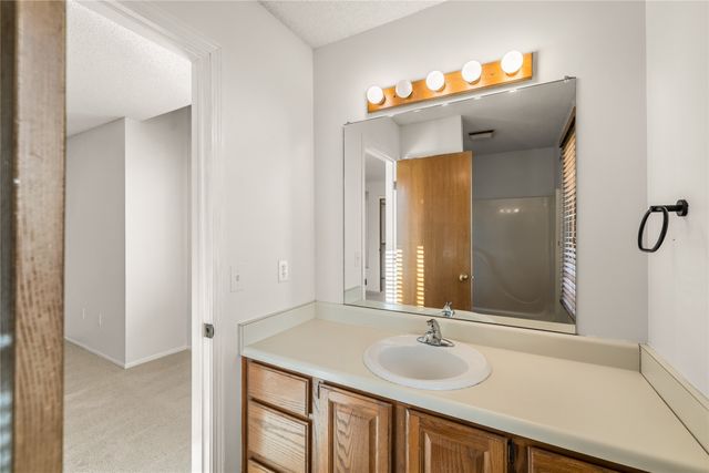 1067 Bradford Place, West Des Moines, IA 50266