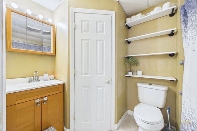 615 Robeson St, Fall River, MA 02720