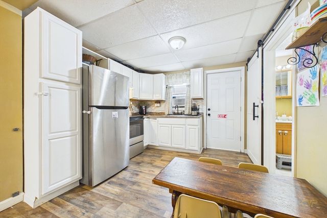 615 Robeson St, Fall River, MA 02720