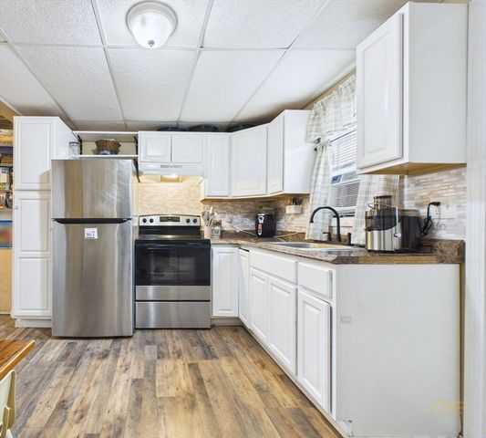 615 Robeson St, Fall River, MA 02720