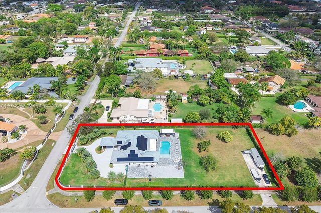 135 SW 125th Avenue, Miami, FL 33184