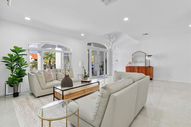 135 SW 125th Avenue, Miami, FL 33184