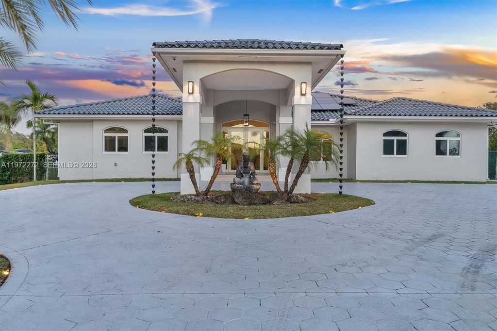 135 SW 125th Avenue, Miami, FL 33184