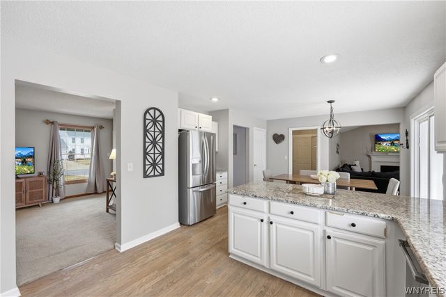 23 Woodgate Drive, Lancaster, NY 14086