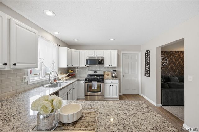 23 Woodgate Drive, Lancaster, NY 14086