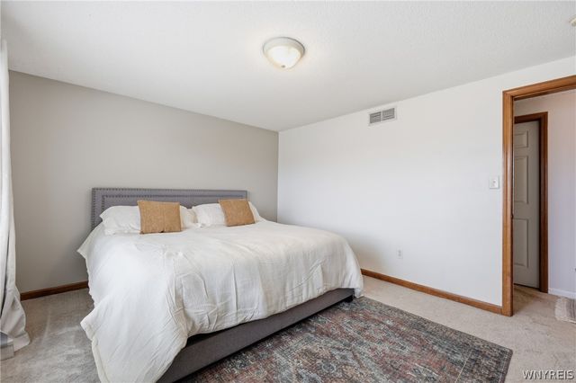 23 Woodgate Drive, Lancaster, NY 14086