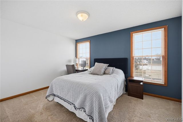 23 Woodgate Drive, Lancaster, NY 14086