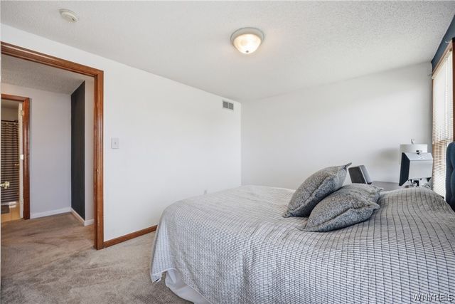 23 Woodgate Drive, Lancaster, NY 14086