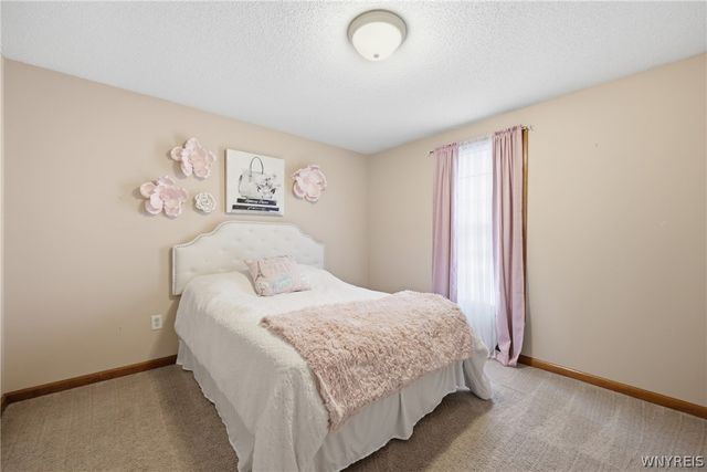 23 Woodgate Drive, Lancaster, NY 14086