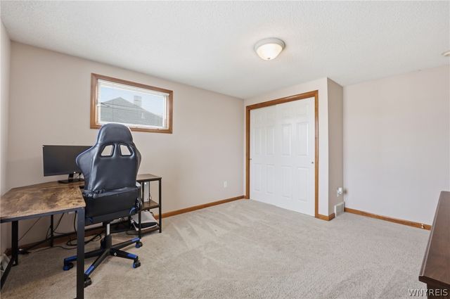 23 Woodgate Drive, Lancaster, NY 14086