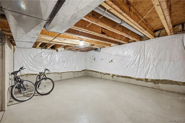 23 Woodgate Drive, Lancaster, NY 14086