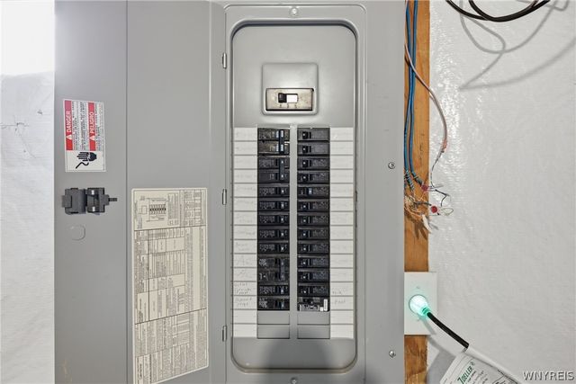 23 Woodgate Drive, Lancaster, NY 14086