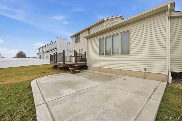 23 Woodgate Drive, Lancaster, NY 14086