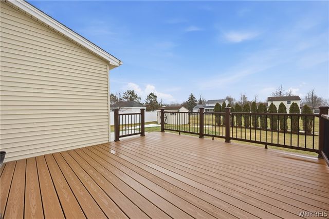 23 Woodgate Drive, Lancaster, NY 14086