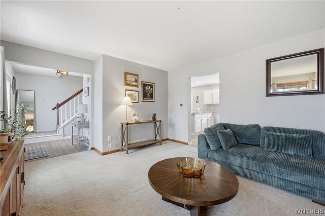 23 Woodgate Drive, Lancaster, NY 14086