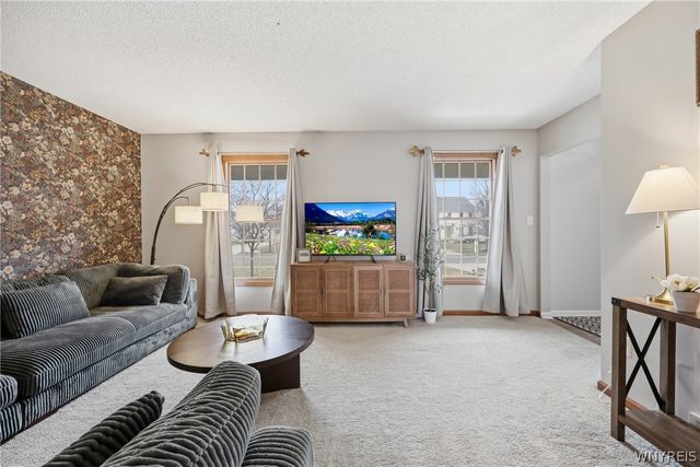 23 Woodgate Drive, Lancaster, NY 14086