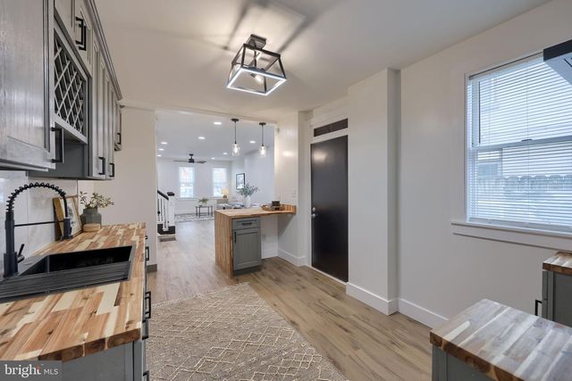 22 E NEW ST, Lancaster, PA 17602