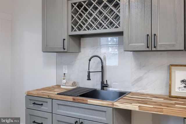 22 E NEW ST, Lancaster, PA 17602