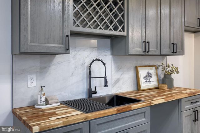 22 E NEW ST, Lancaster, PA 17602