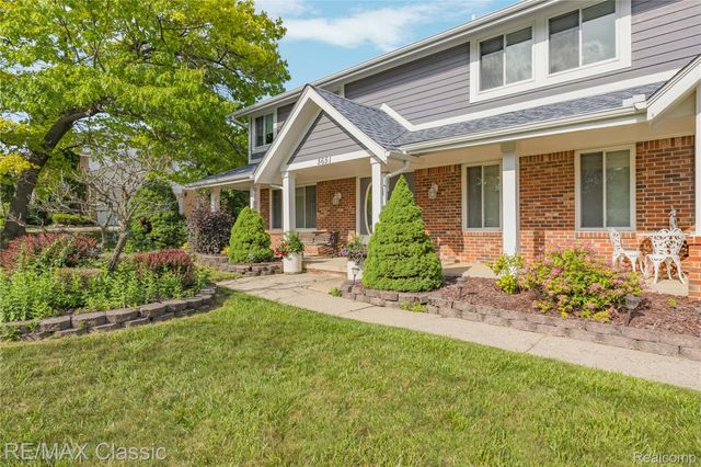 5651 Warrenshire Drive, West Bloomfield Charter Township, MI 48322