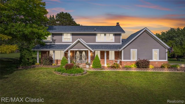 5651 Warrenshire Drive, West Bloomfield Charter Township, MI 48322