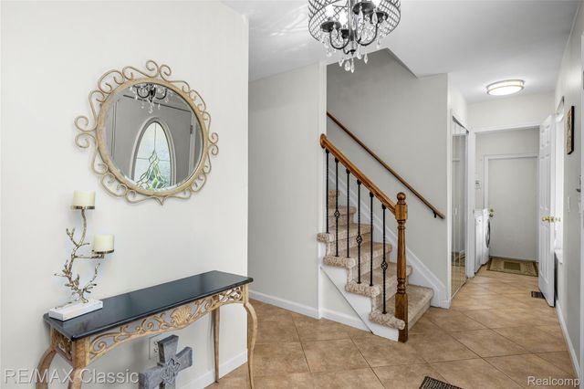 5651 Warrenshire Drive, West Bloomfield Charter Township, MI 48322