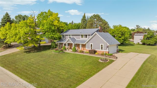 5651 Warrenshire Drive, West Bloomfield Charter Township, MI 48322