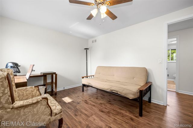 5651 Warrenshire Drive, West Bloomfield Charter Township, MI 48322
