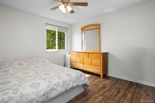 5651 Warrenshire Drive, West Bloomfield Charter Township, MI 48322