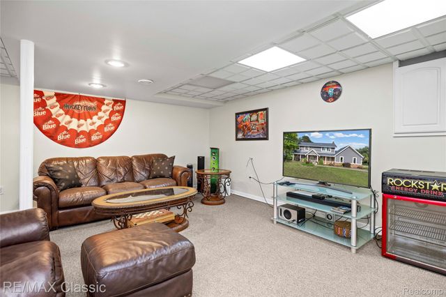 5651 Warrenshire Drive, West Bloomfield Charter Township, MI 48322
