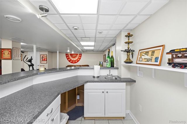 5651 Warrenshire Drive, West Bloomfield Charter Township, MI 48322
