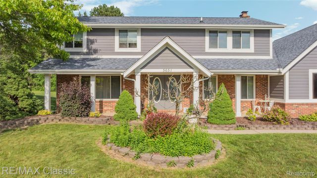 5651 Warrenshire Drive, West Bloomfield Charter Township, MI 48322