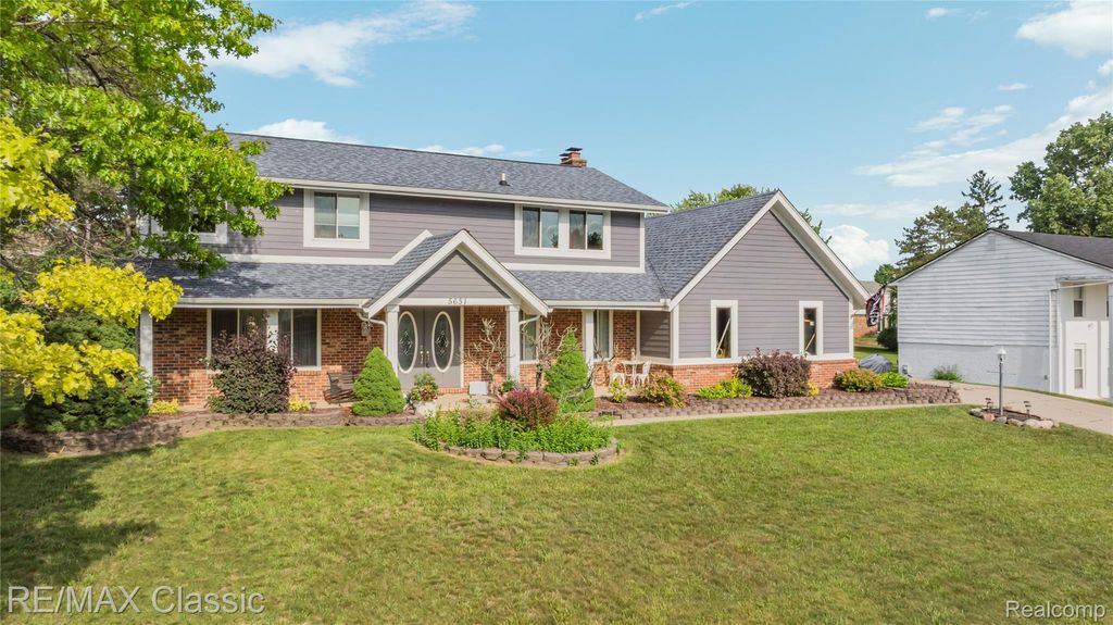 5651 Warrenshire Drive, West Bloomfield Charter Township, MI 48322