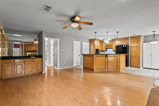 4914 Creekridge Lane, Garland, TX 75043