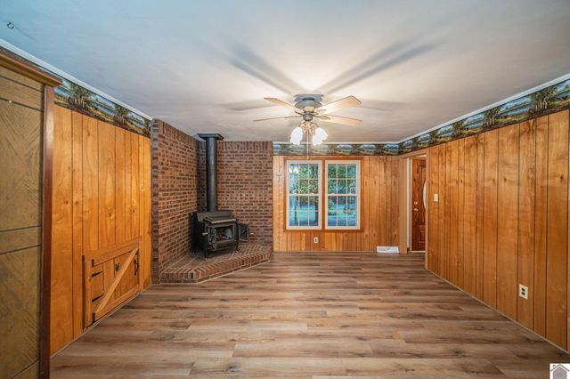 98 Sanderson Road, Mayfield, KY 42066