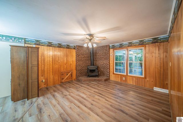 98 Sanderson Road, Mayfield, KY 42066