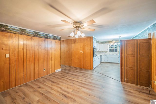 98 Sanderson Road, Mayfield, KY 42066