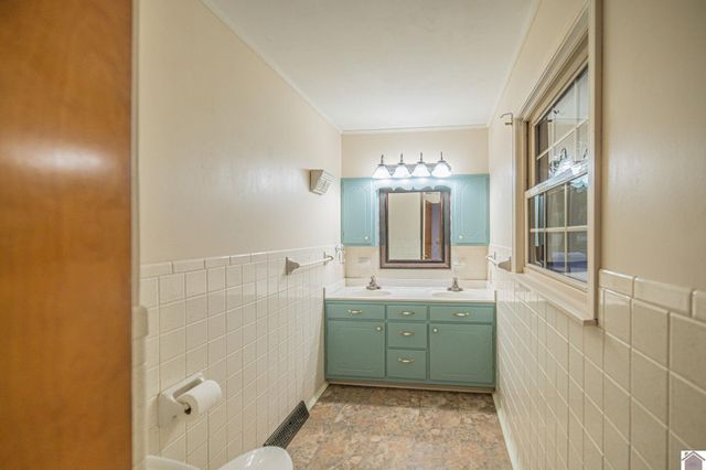 98 Sanderson Road, Mayfield, KY 42066