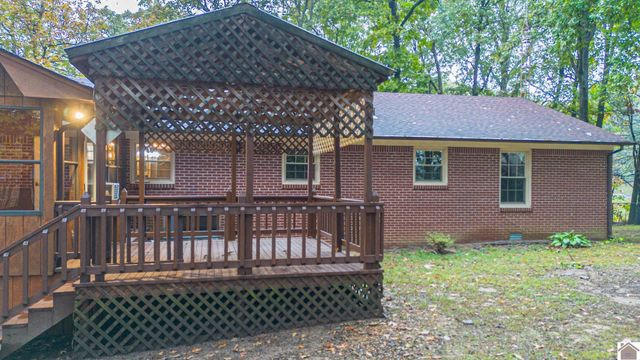 98 Sanderson Road, Mayfield, KY 42066