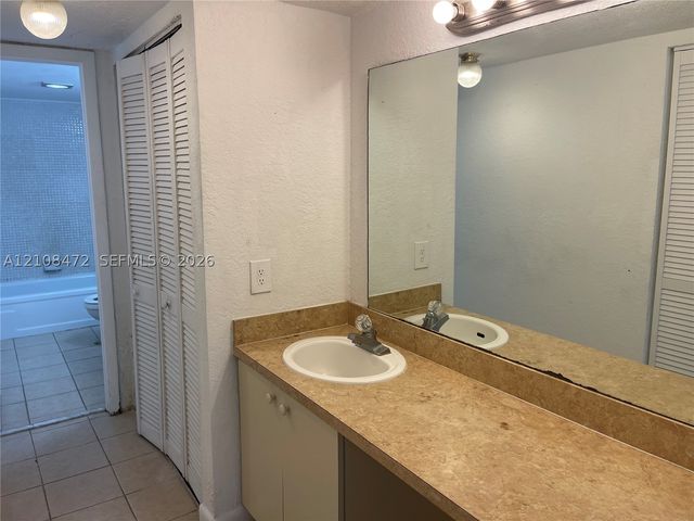 2017 NW 46th Ave A308, Lauderhill, FL 33313