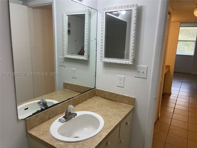 2017 NW 46th Ave A308, Lauderhill, FL 33313