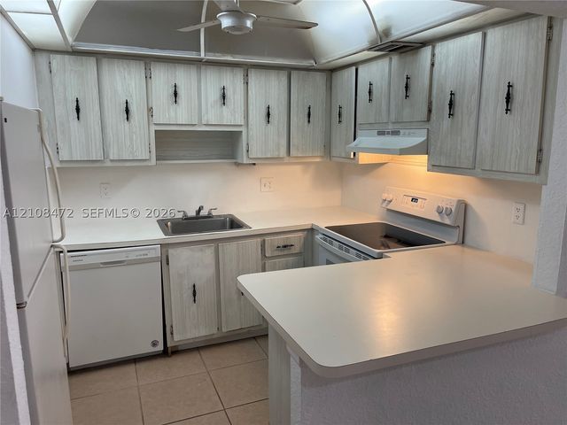 2017 NW 46th Ave A308, Lauderhill, FL 33313