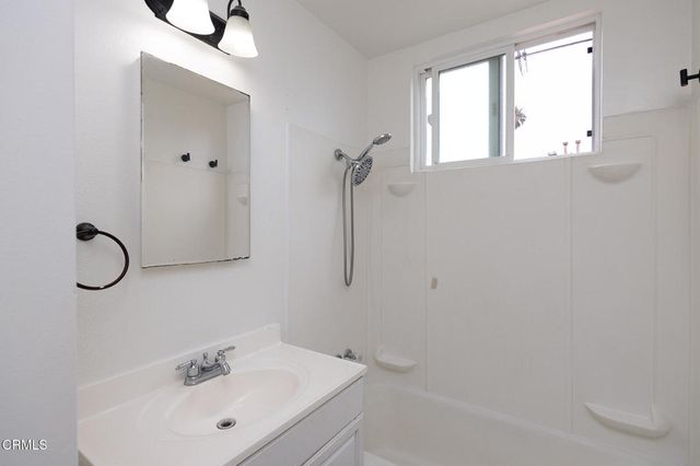 136 Oxnard Avenue, Oxnard, CA 93035