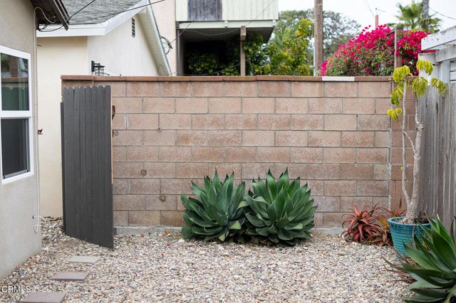 136 Oxnard Avenue, Oxnard, CA 93035