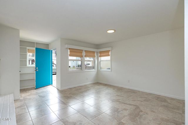 136 Oxnard Avenue, Oxnard, CA 93035