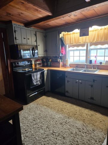 26 Pike Street, Epping, NH 03042