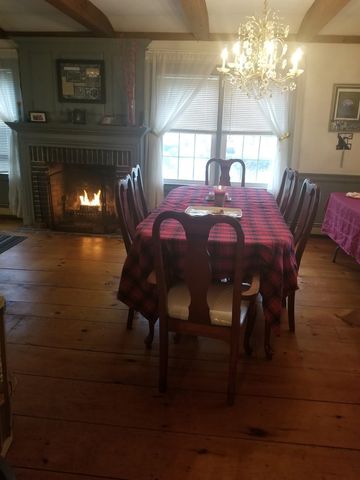 26 Pike Street, Epping, NH 03042