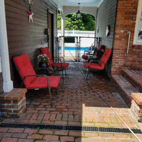 26 Pike Street, Epping, NH 03042