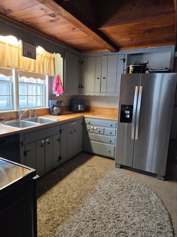 26 Pike Street, Epping, NH 03042